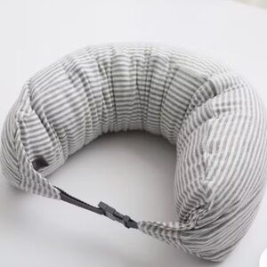 New MUJI Comfort-Fitting Neck Cushion Travel Pillow Striped Gray